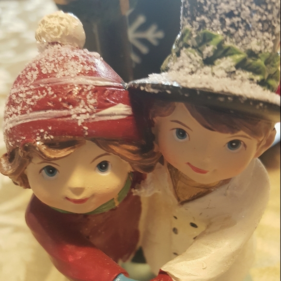 Hobby Lobby Other - 🅱️ Victorian skaters
